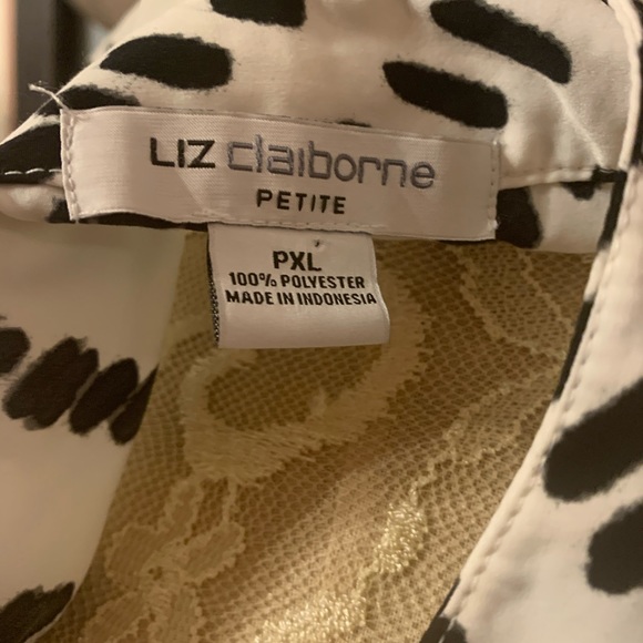 EUC- Liz Claiborne- button front blouse - Picture 5 of 11